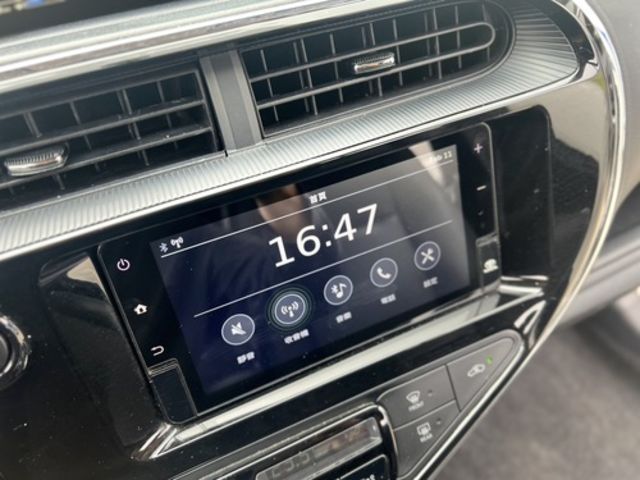 TOYOTA豐田 PRIUS C  第15張相片