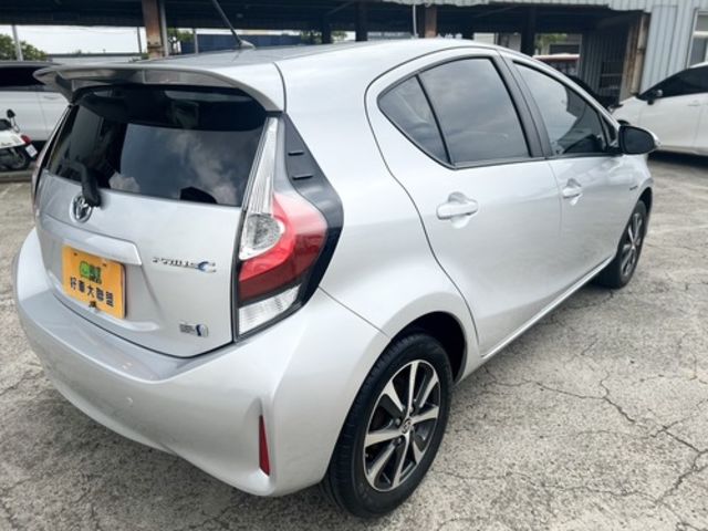 TOYOTA豐田 PRIUS C  第4張相片