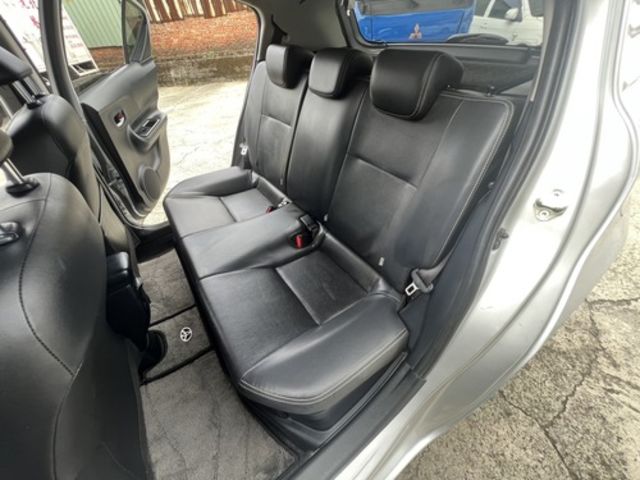 TOYOTA豐田 PRIUS C  第12張相片