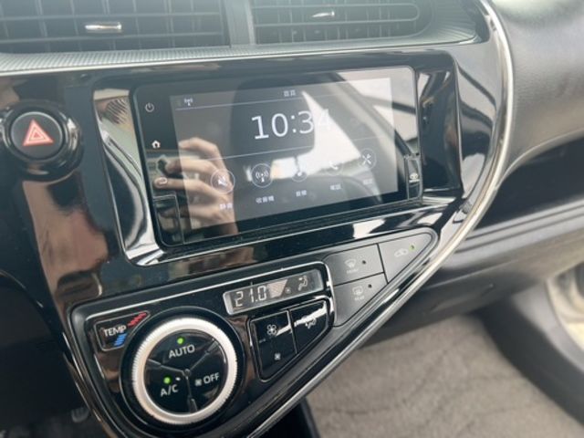 TOYOTA豐田 PRIUS C  第14張相片
