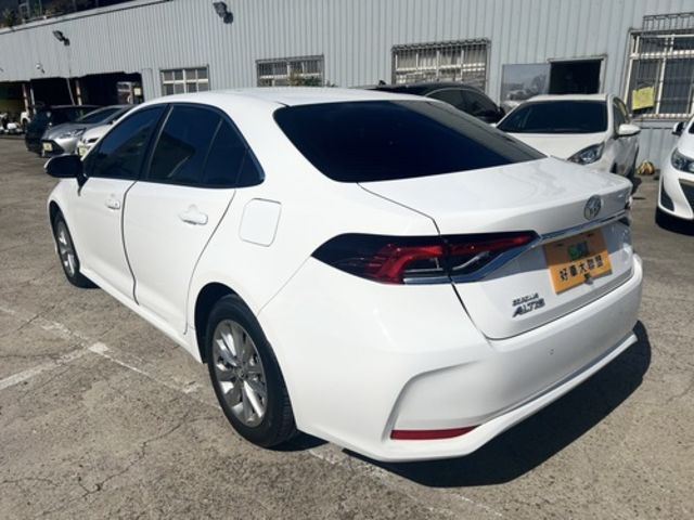 TOYOTA豐田 ALTIS  第6張相片