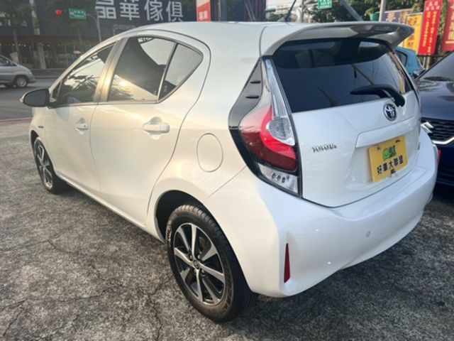 TOYOTA豐田 PRIUS C  第6張相片