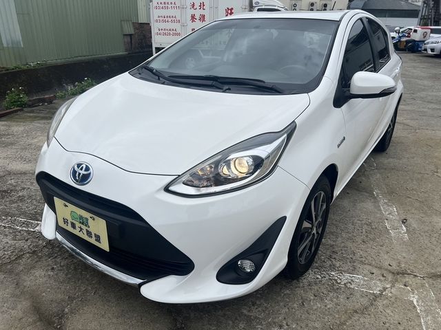 TOYOTA豐田 PRIUS C  第1張相片