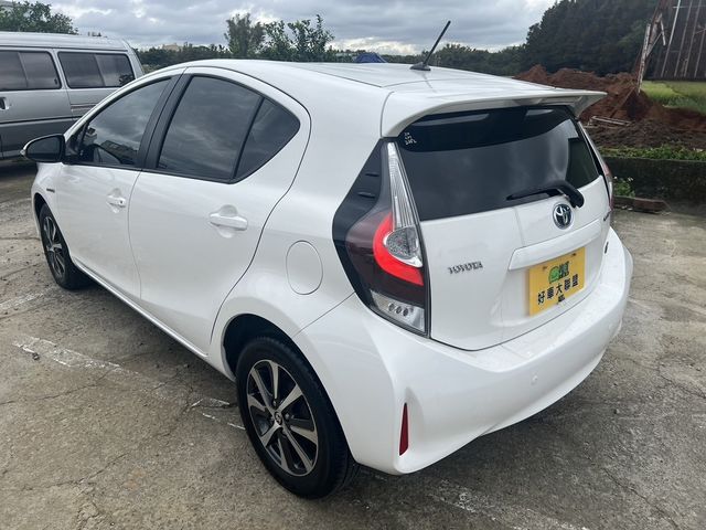 TOYOTA豐田 PRIUS C  第6張相片