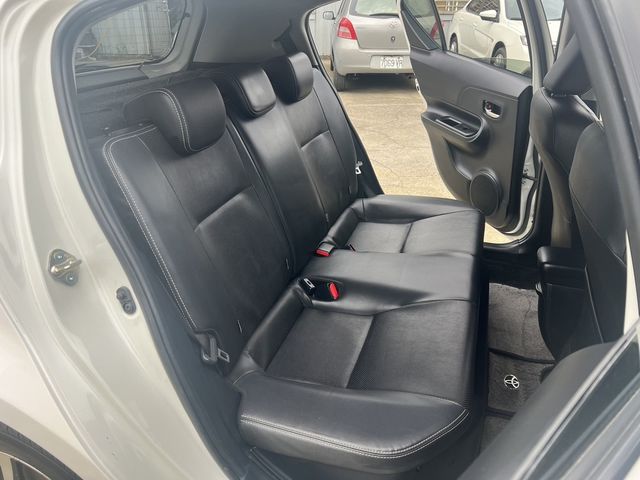 TOYOTA豐田 PRIUS C  第9張相片