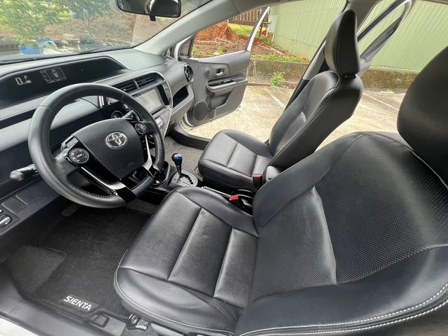 TOYOTA豐田 PRIUS C  第11張相片