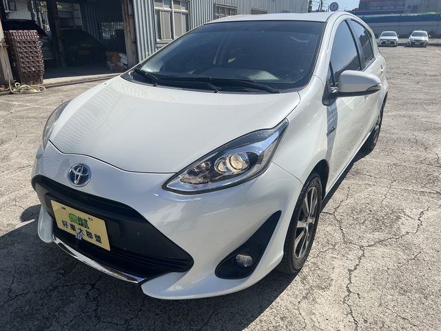 TOYOTA豐田 PRIUS C  第1張相片