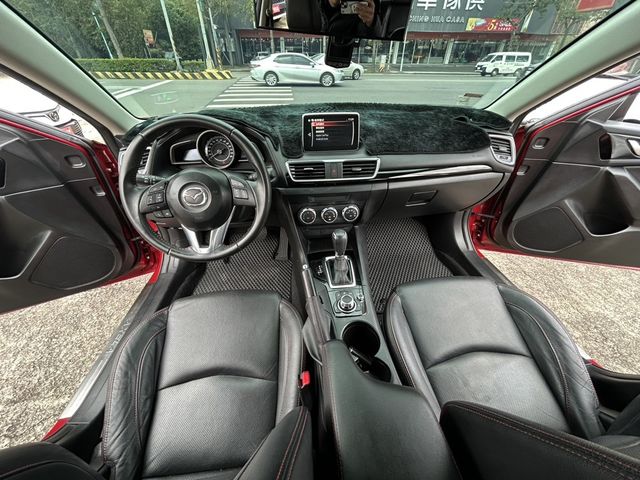 MAZDA馬自達 MAZDA 3  第11張相片