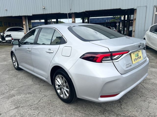 TOYOTA豐田 COROLLA ALTIS HYBRID  第11張相片