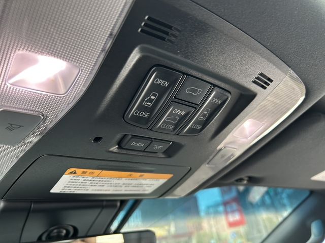 TOYOTA豐田 ALPHARD  第17張相片