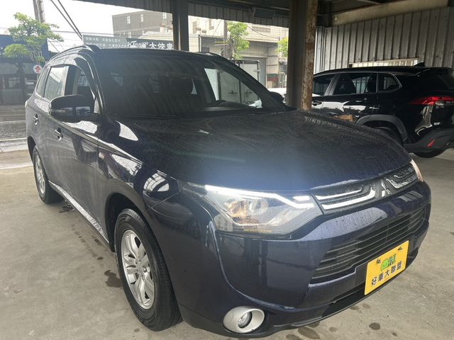 MITSUBISHI三菱 OUTLANDER  第3張相片
