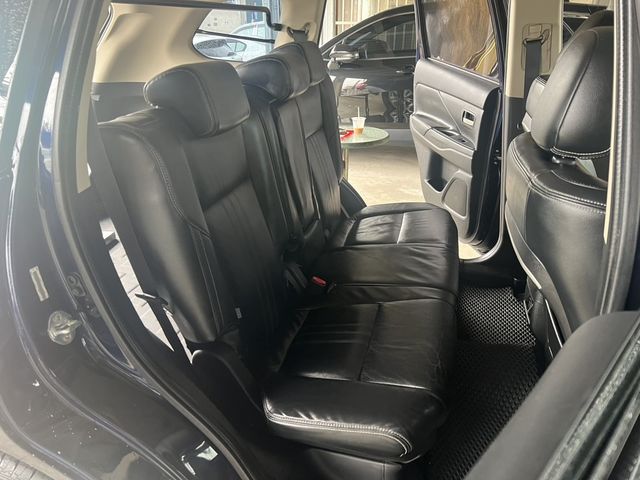 MITSUBISHI三菱 OUTLANDER  第9張相片