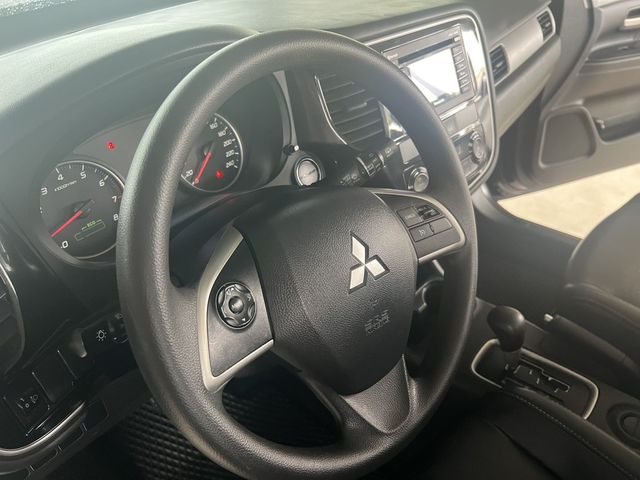 MITSUBISHI三菱 OUTLANDER  第13張相片