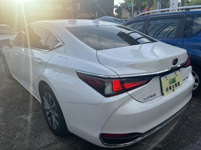 LEXUS凌志 ES200  第4張相片