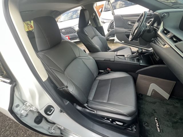 LEXUS凌志 ES200  第9張相片
