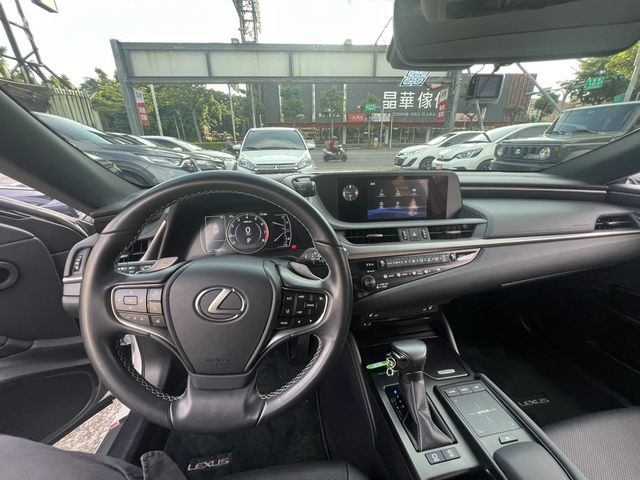 LEXUS凌志 ES200  第12張相片