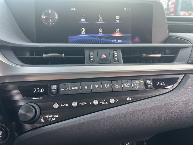 LEXUS凌志 ES200  第18張相片