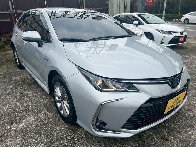 TOYOTA豐田 COROLLA ALTIS HYBRID  第3張相片