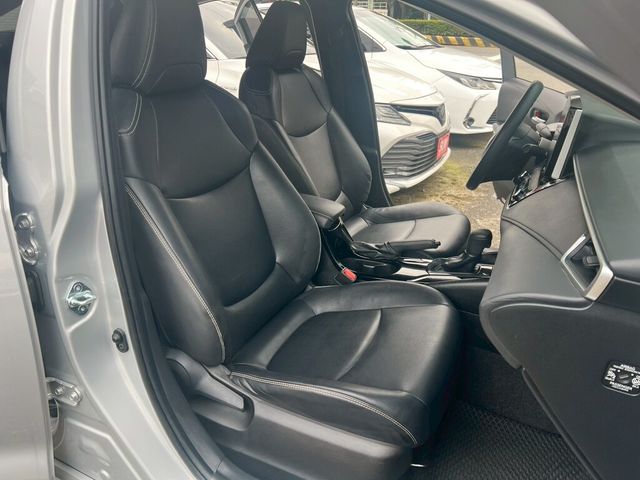 TOYOTA豐田 COROLLA ALTIS HYBRID  第8張相片