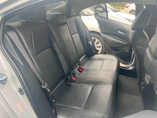 TOYOTA豐田 COROLLA ALTIS HYBRID  第9張相片