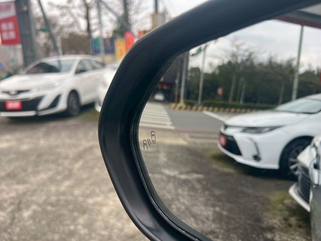 TOYOTA豐田 COROLLA ALTIS HYBRID  第16張相片