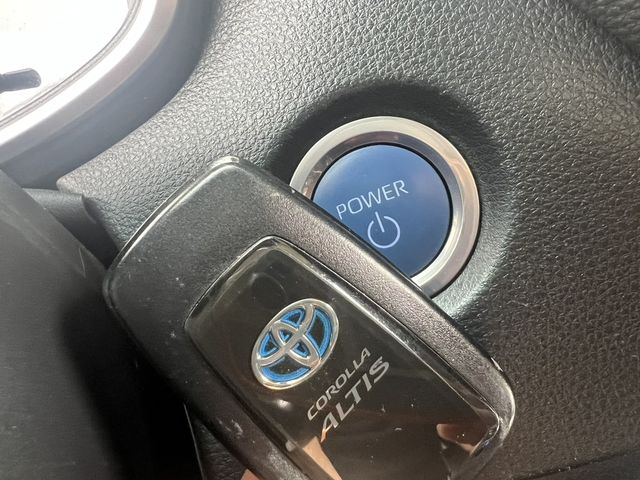 TOYOTA豐田 COROLLA ALTIS HYBRID  第7張相片