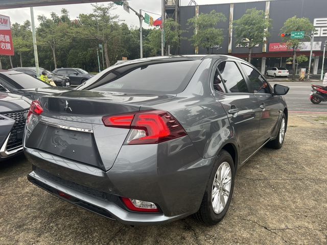 MITSUBISHI三菱 LANCER  第4張相片