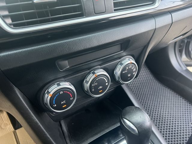 MAZDA馬自達 MAZDA 3  第17張相片