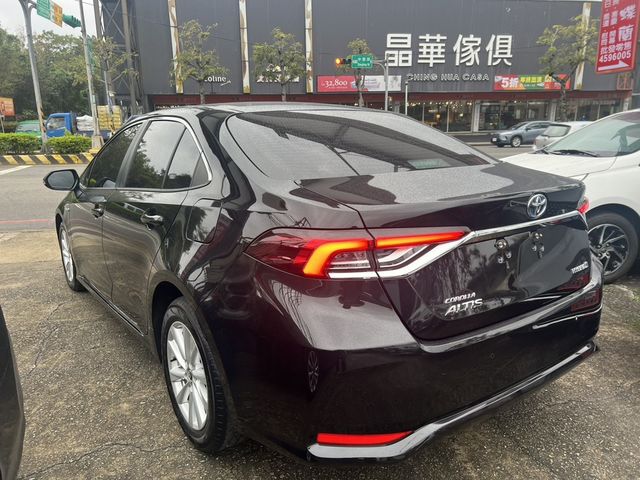 TOYOTA豐田 COROLLA ALTIS HYBRID  第6張相片