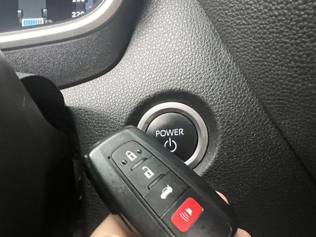 TOYOTA豐田 COROLLA ALTIS HYBRID  第17張相片