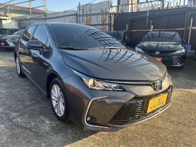 TOYOTA豐田 COROLLA ALTIS HYBRID  第3張相片