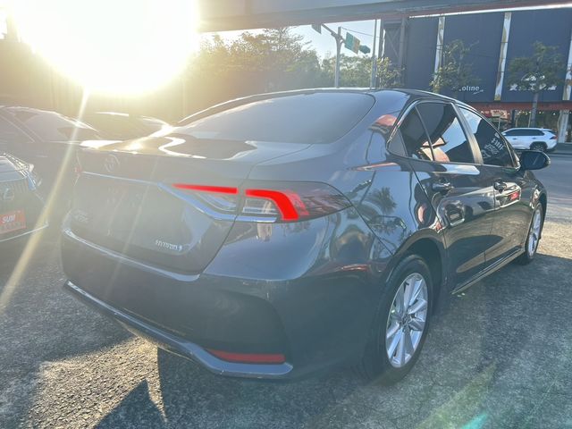 TOYOTA豐田 COROLLA ALTIS HYBRID  第4張相片