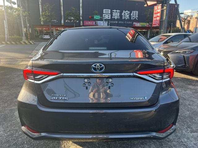 TOYOTA豐田 COROLLA ALTIS HYBRID  第5張相片