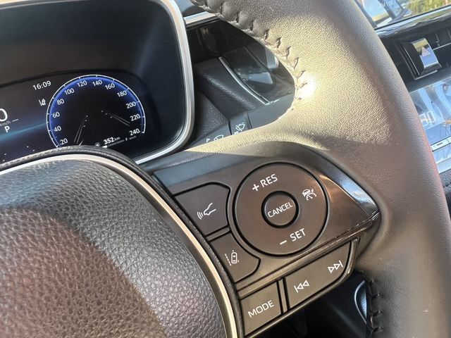 TOYOTA豐田 COROLLA ALTIS HYBRID  第8張相片