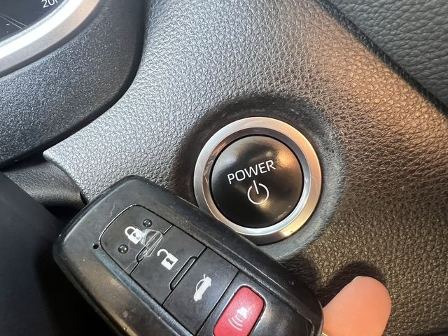 TOYOTA豐田 COROLLA ALTIS HYBRID  第10張相片