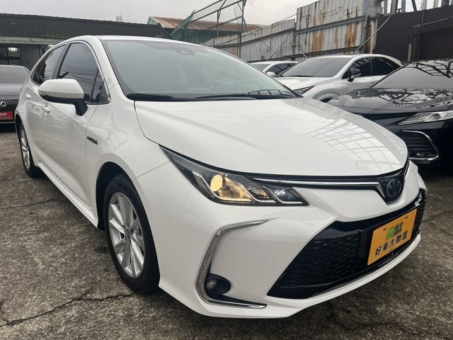 TOYOTA豐田 COROLLA ALTIS HYBRID  第3張相片
