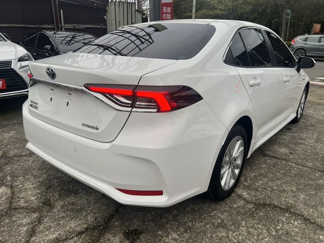 TOYOTA豐田 COROLLA ALTIS HYBRID  第4張相片