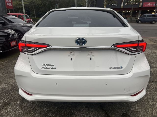 TOYOTA豐田 COROLLA ALTIS HYBRID  第5張相片