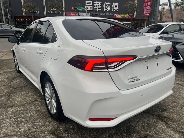 TOYOTA豐田 COROLLA ALTIS HYBRID  第6張相片