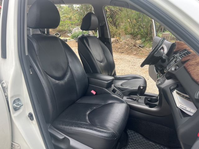 TOYOTA豐田 RAV4  第8張相片