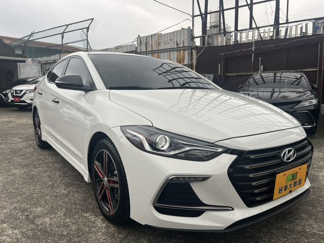 HYUNDAI現代 ELANTRA  第3張相片