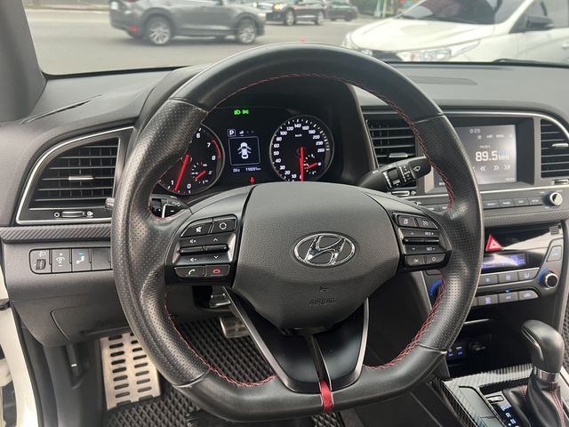 HYUNDAI現代 ELANTRA  第12張相片