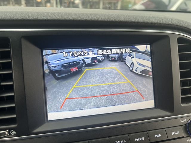 HYUNDAI現代 ELANTRA  第15張相片