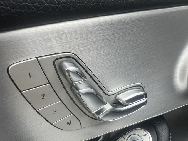 M-BENZ賓士 C180 COUPE  第17張相片