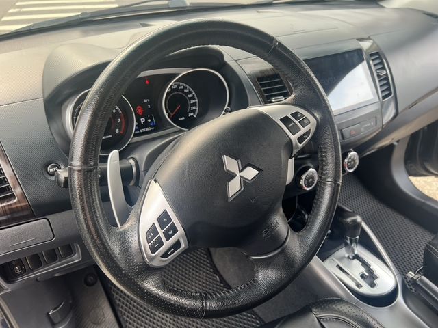 MITSUBISHI三菱 OUTLANDER  第14張相片