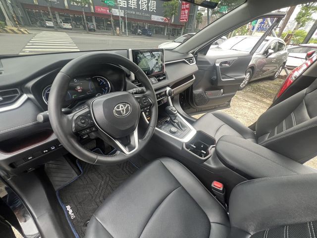 TOYOTA豐田 RAV4  第11張相片