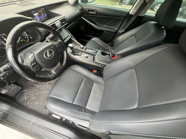 LEXUS凌志 IS 300  第7張相片