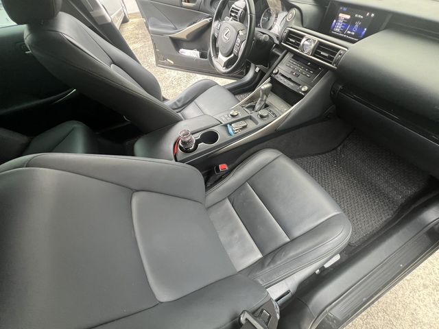 LEXUS凌志 IS 300  第8張相片