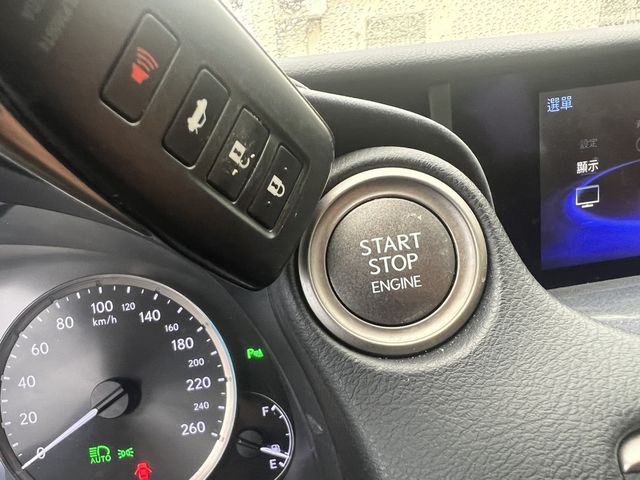 LEXUS凌志 IS 300  第16張相片