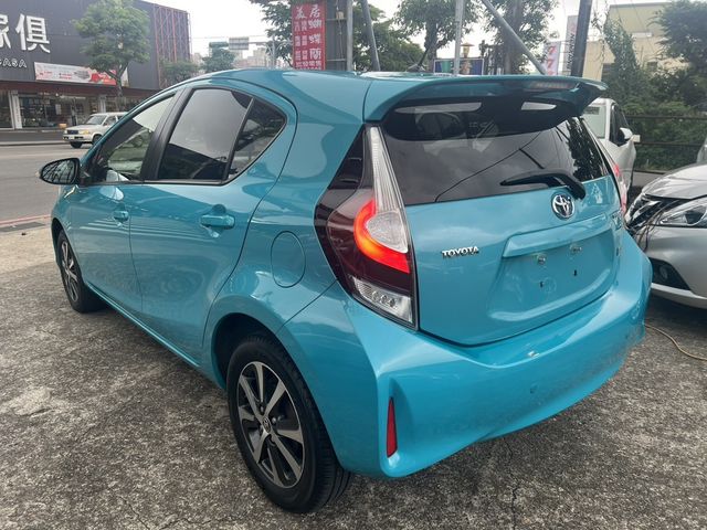TOYOTA豐田 PRIUS C  第4張相片